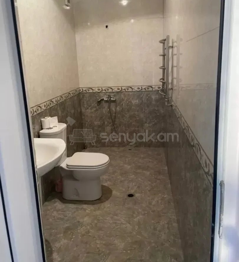 4 Սենյականոց Բնակարան Քարե Շենքում, 120քմ, 1/5 հարկ, Կապիտալ Վերանորոգված, Արևկող
