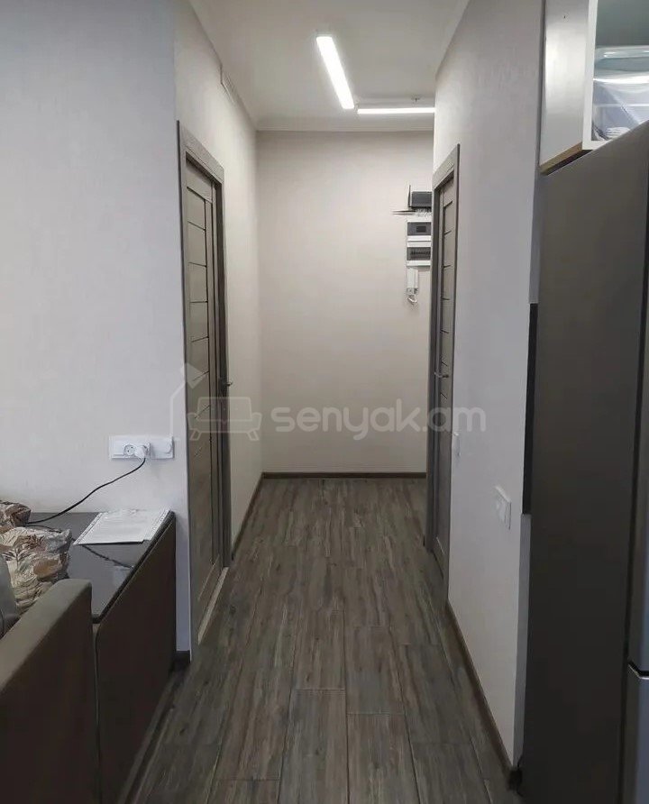 2 Սենյականոց Բնակարան Քարե Շենքում, 45քմ, 3/5 հարկ, Կապիտալ Վերանորոգված