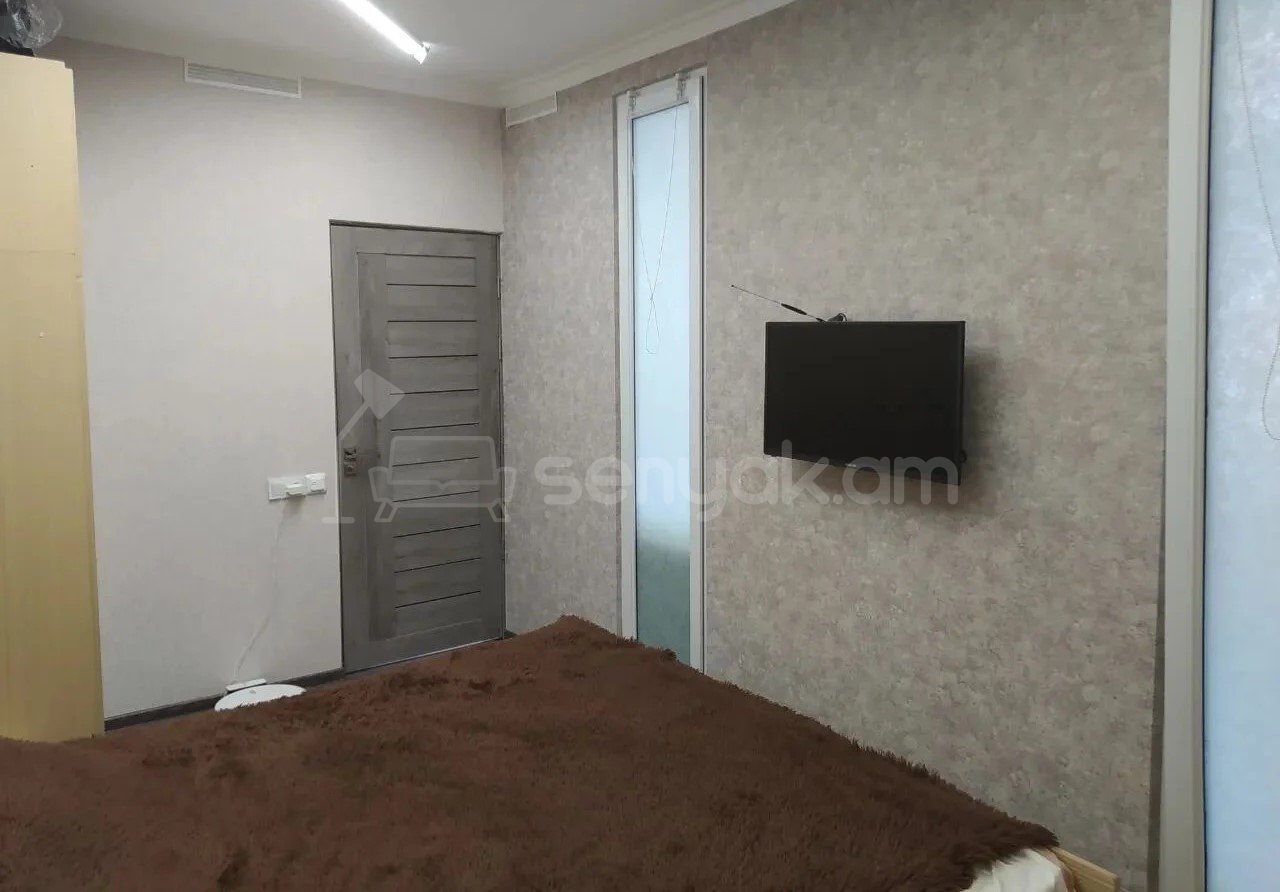 2 Սենյականոց Բնակարան Քարե Շենքում, 45քմ, 3/5 հարկ, Կապիտալ Վերանորոգված