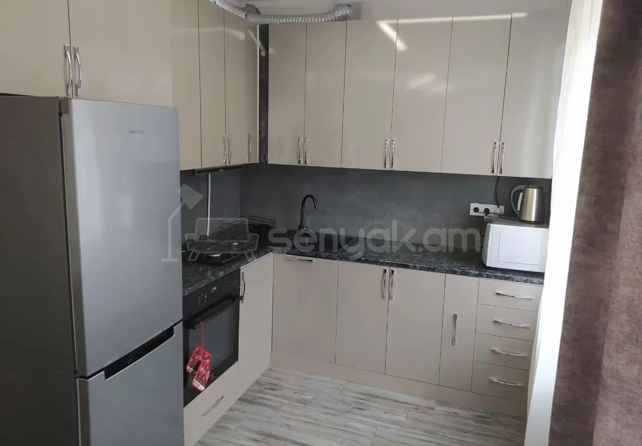 2 Սենյականոց Բնակարան Քարե Շենքում, 45քմ, 3/5 հարկ, Կապիտալ Վերանորոգված
