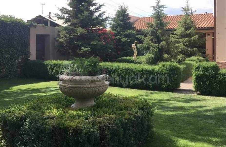 1 Սենյականոց Շքեղ Առանձնատուն, 200քմ, Լողավազանով