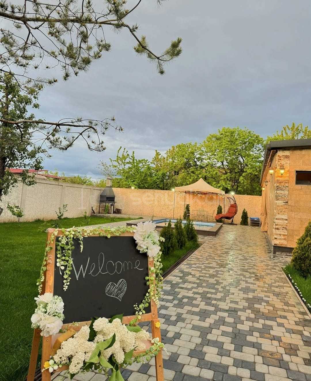 1 Սենյականոց Ամառանոց, 100քմ, Լողավազանով