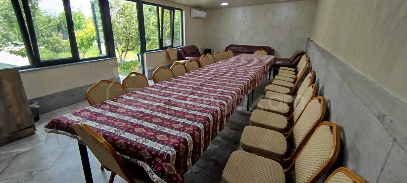 1 Սենյականոց Ամառանոց, 100քմ, Լողավազանով