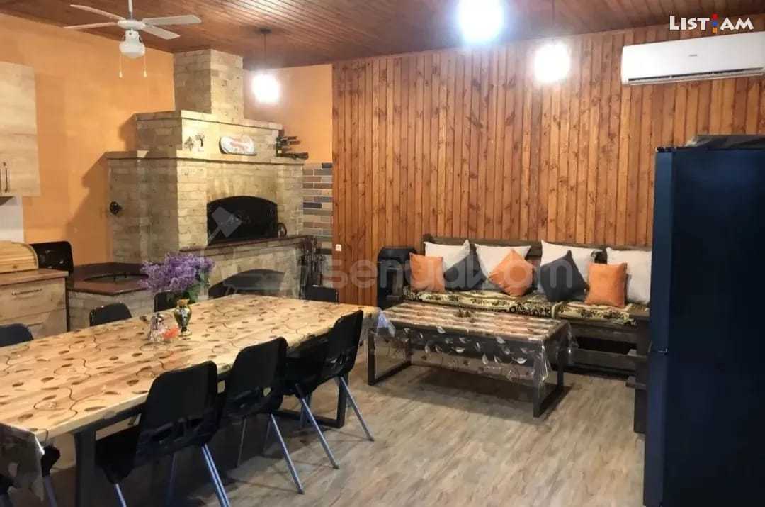1 Սենյականոց Շքեղ Առանձնատուն, 100քմ, Լողավազանով