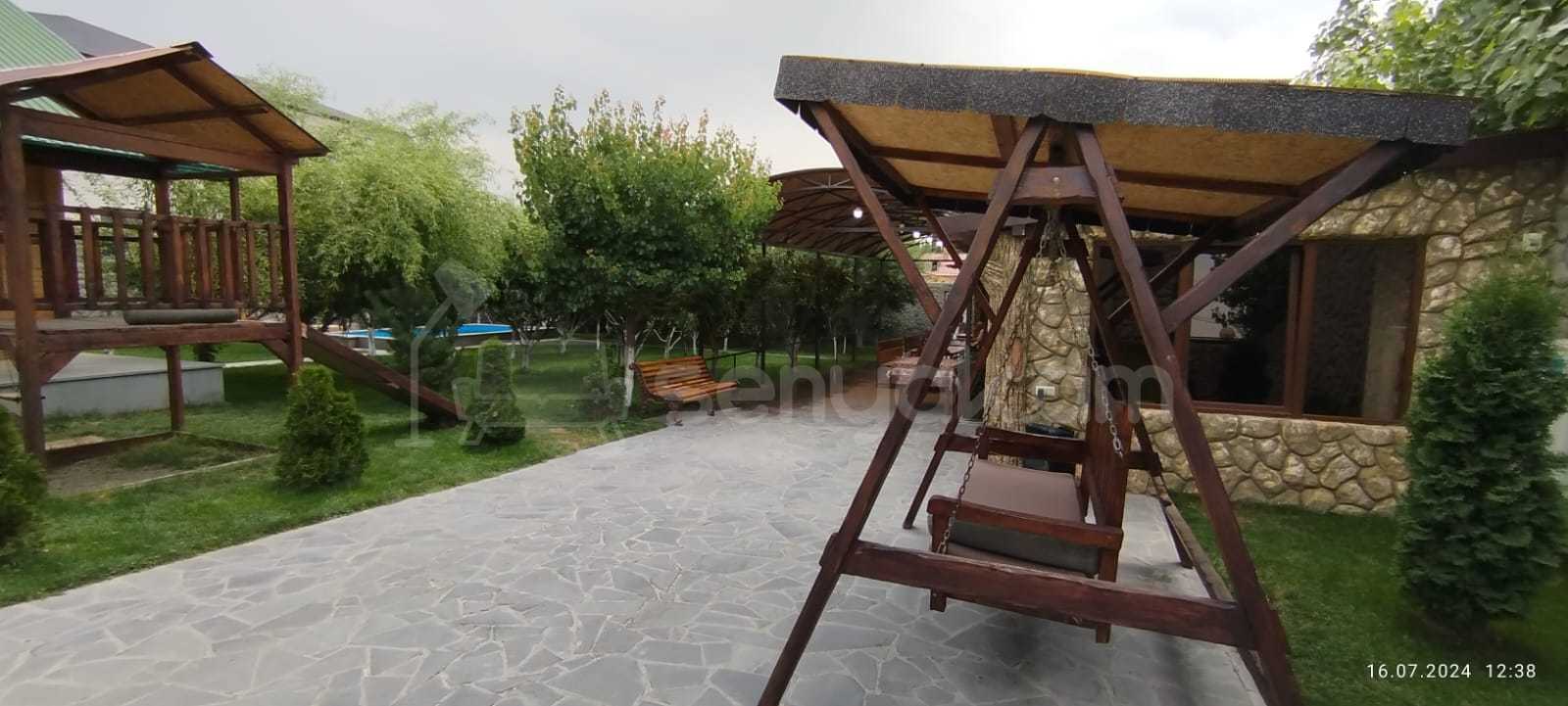 1 Սենյականոց Ամառանոց, 200քմ, Լողավազանով