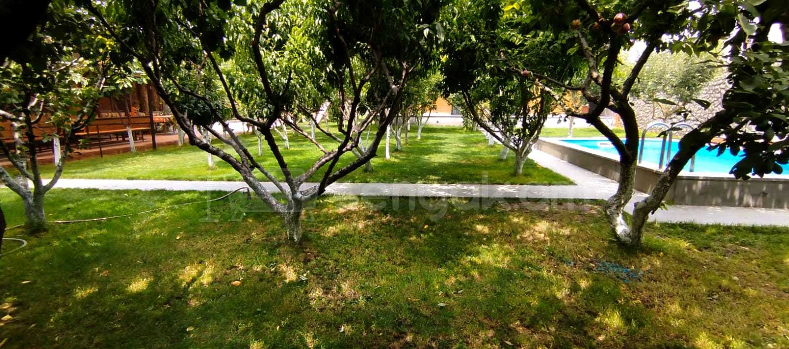 1 Սենյականոց Ամառանոց, 200քմ, Լողավազանով