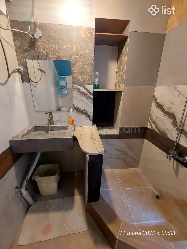 2 Սենյականոց Բնակարան Քարե Շենքում, 40քմ, 1/1 հարկ, Նորմալ Վիճակում, Կահավորված