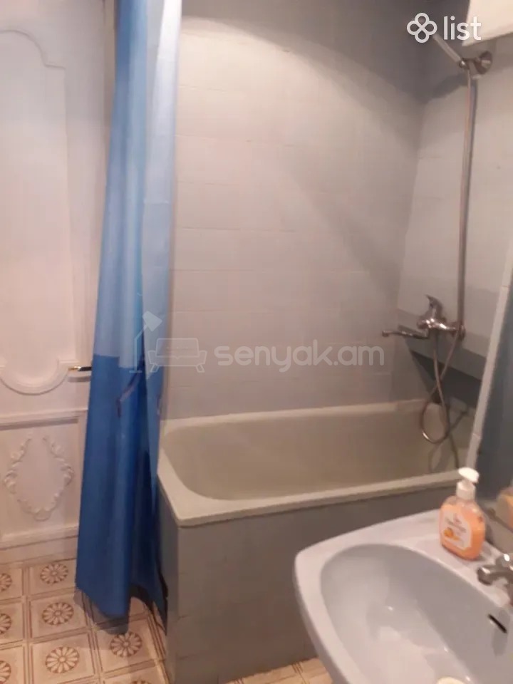 3 Սենյականոց Բնակարան Քարե Շենքում, 77քմ, 1/9 հարկ, Կապիտալ Վերանորոգված, Կահավորված