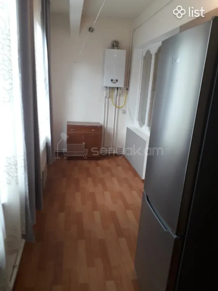 3 Սենյականոց Բնակարան Քարե Շենքում, 77քմ, 1/9 հարկ, Կապիտալ Վերանորոգված, Կահավորված