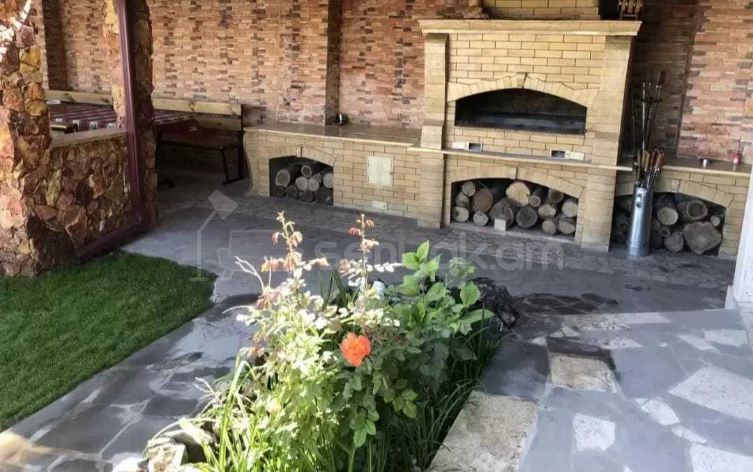 1 Սենյականոց Ամառանոց, 100քմ, Լողավազանով