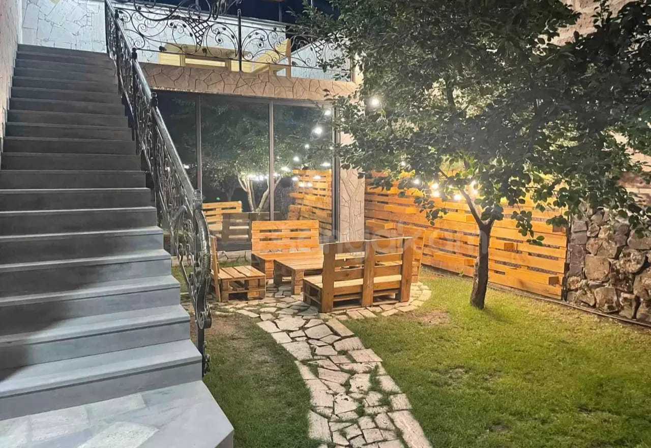 1 Սենյականոց Ամառանոց, 100քմ, Լողավազանով