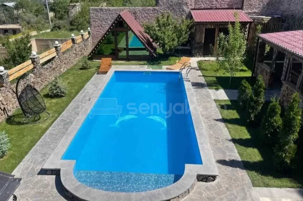 1 Սենյականոց Ամառանոց, 100քմ, Լողավազանով