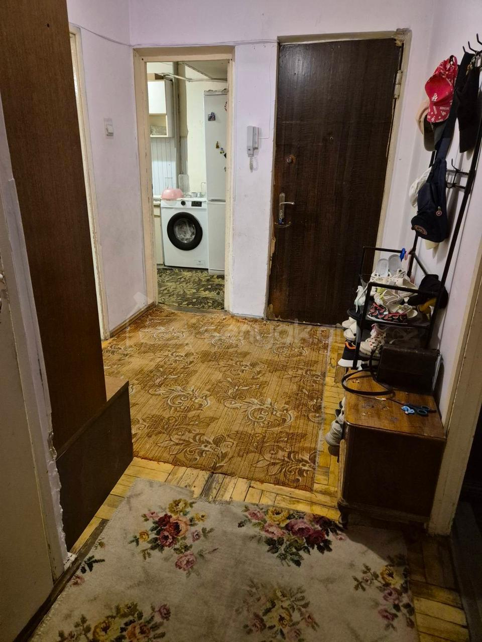 3 Սենյականոց Բնակարան, 74քմ, 1/9 հարկ, Նորմալ Վիճակում
