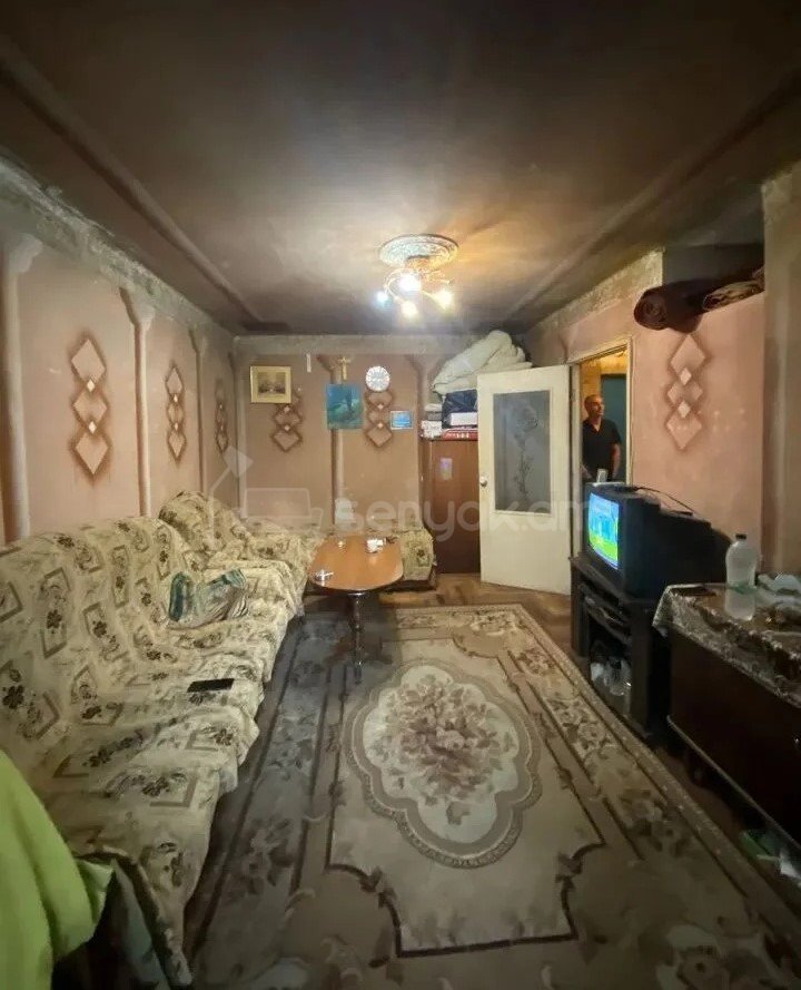 1 Սենյականոց Բնակարան, 31քմ, 1/4 հարկ, Պետական Վիճակում