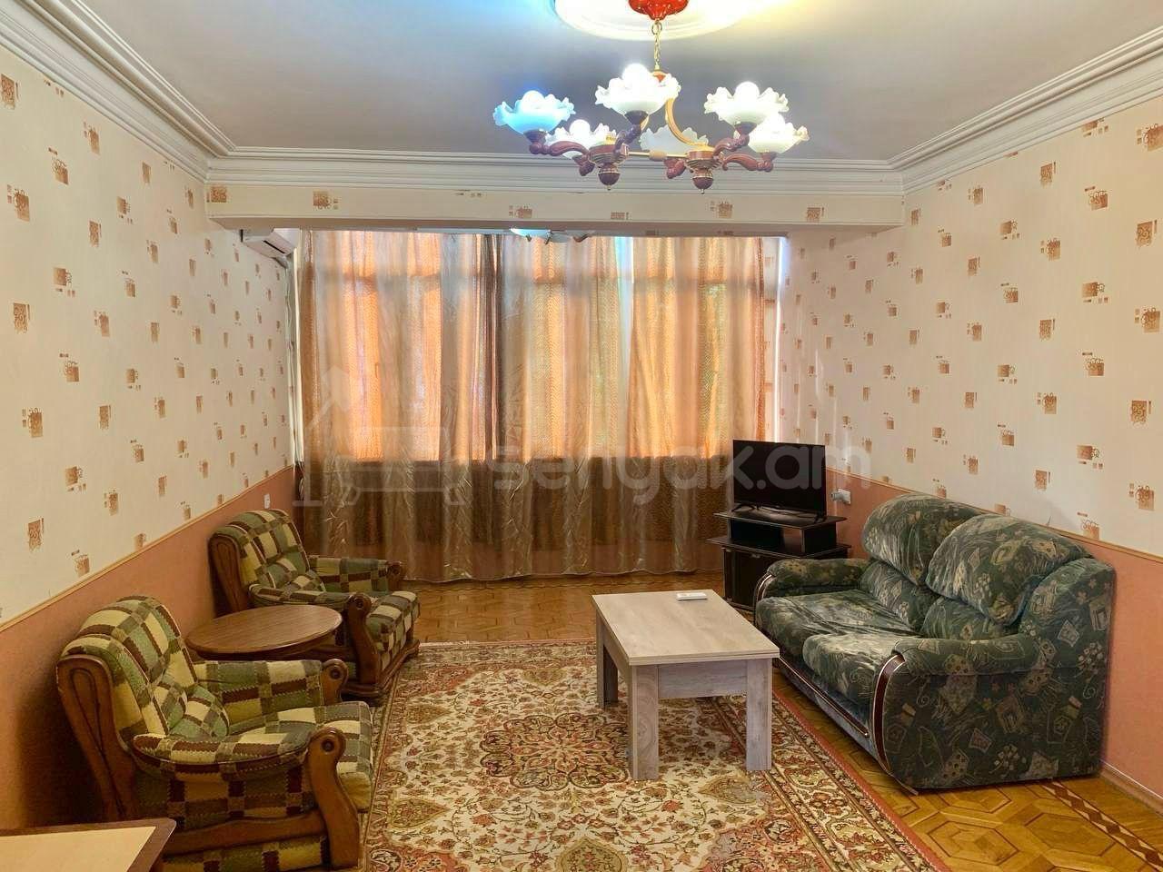 1 Սենյականոց Բնակարան Քարե Շենքում, 48քմ, 4/5 հարկ, Նորմալ Վիճակում