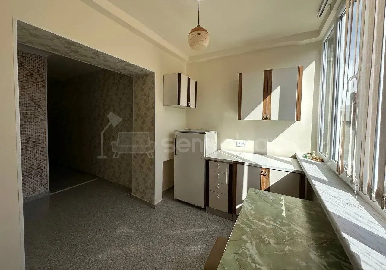 2 Սենյականոց Բնակարան Քարե Շենքում, 57քմ, 4/5 հարկ, Կապիտալ Վերանորոգված