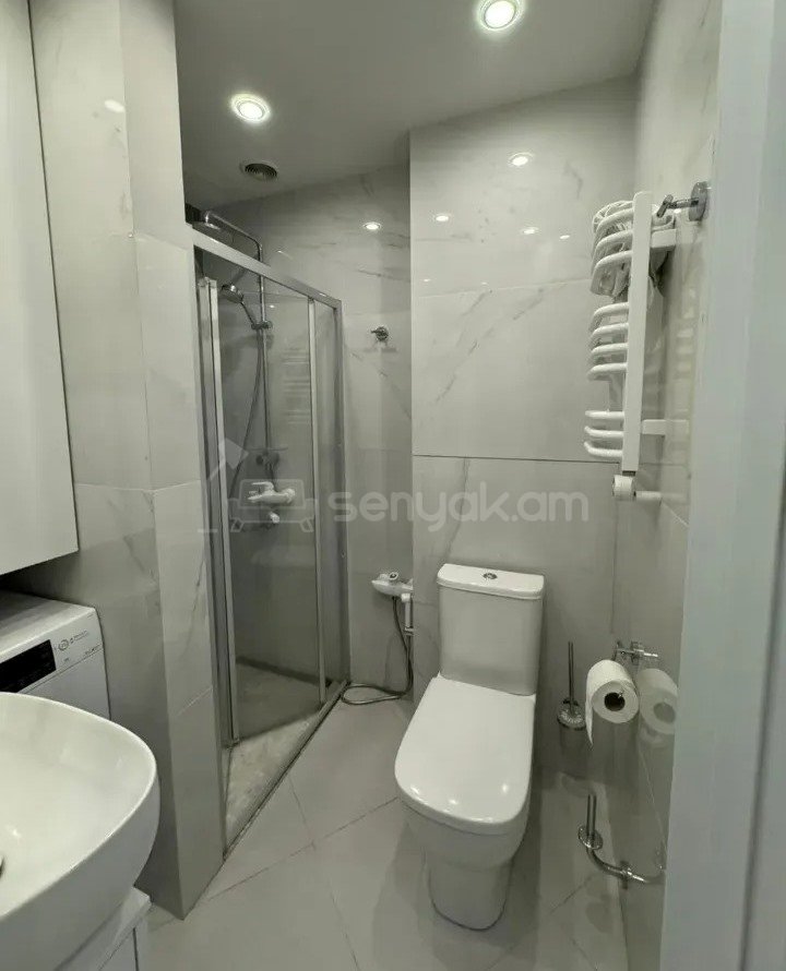 2 Սենյականոց Բնակարան Քարե Շենքում, 31քմ, 4/5 հարկ, Դիզայներական Վերանորոգված