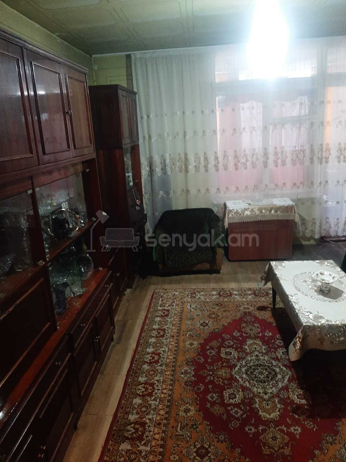 1 Սենյականոց Բնակարան Քարե Շենքում, 50քմ, 1/5 հարկ, Նորմալ Վիճակում