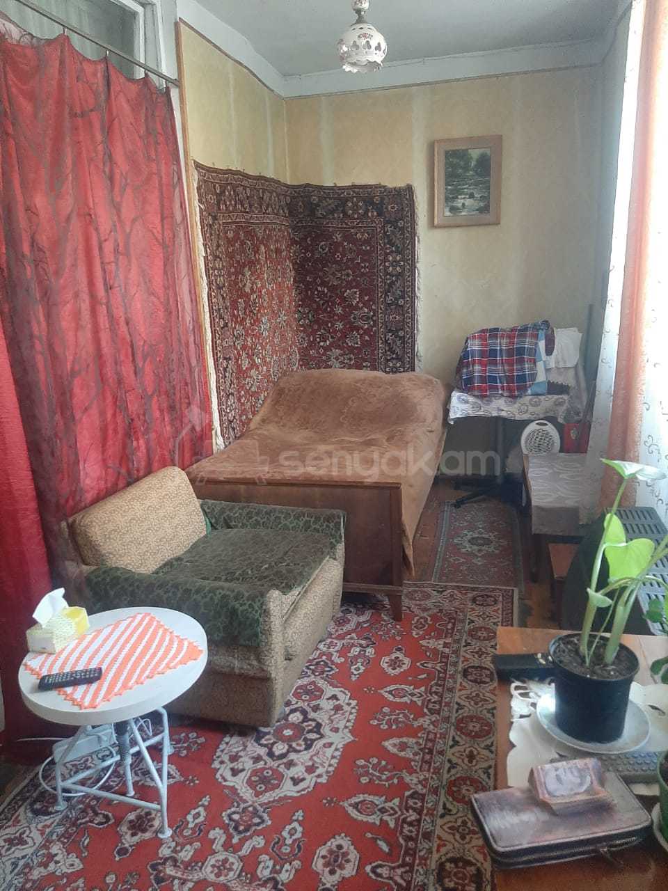 1 Սենյականոց Բնակարան Քարե Շենքում, 50քմ, 1/5 հարկ, Նորմալ Վիճակում