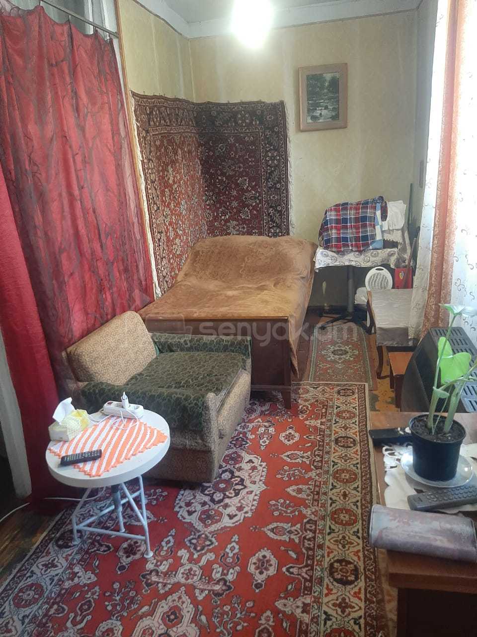 1 Սենյականոց Բնակարան Քարե Շենքում, 50քմ, 1/5 հարկ, Նորմալ Վիճակում