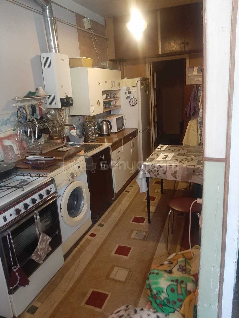 1 Սենյականոց Բնակարան Քարե Շենքում, 50քմ, 1/5 հարկ, Նորմալ Վիճակում