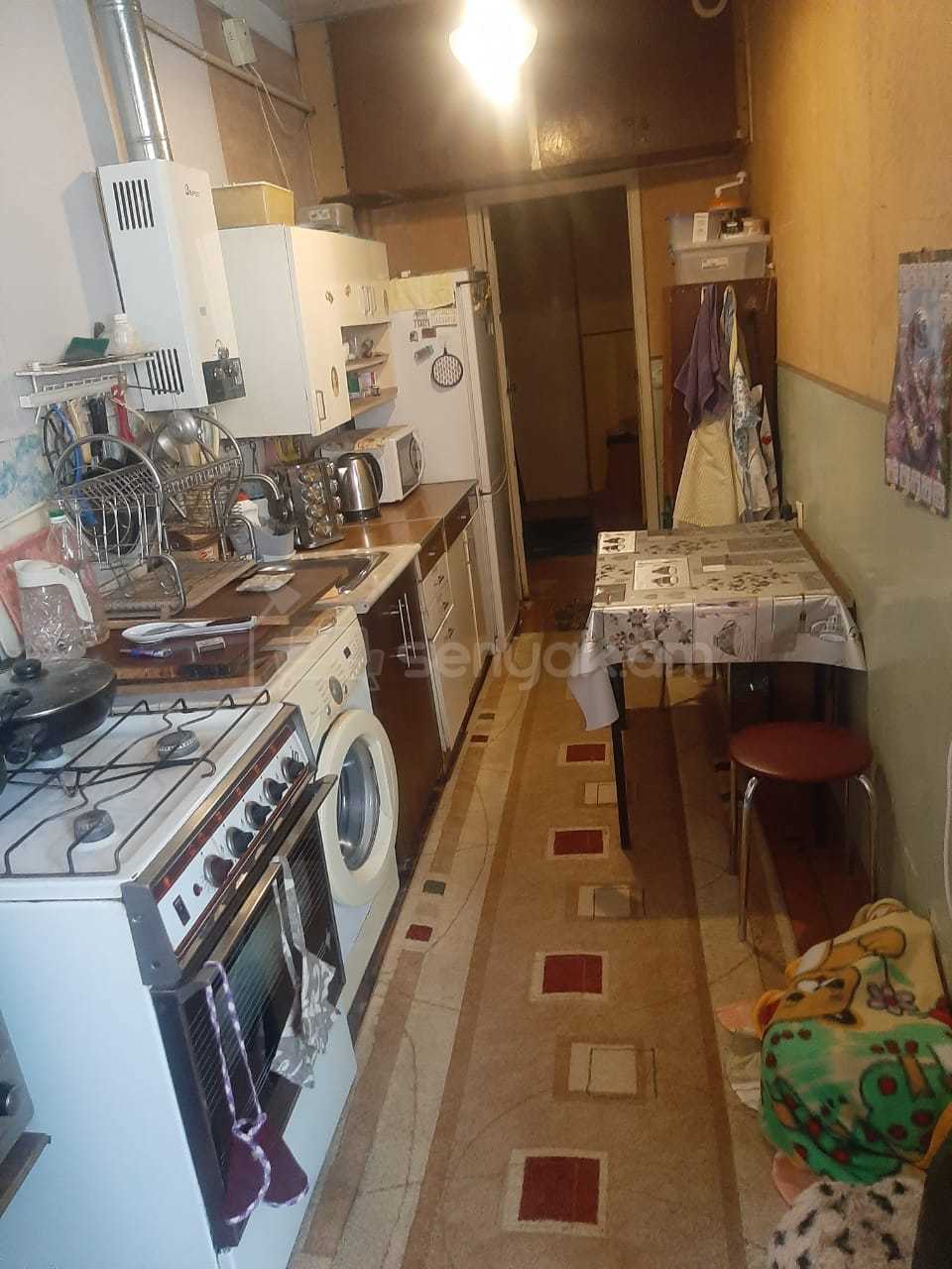 1 Սենյականոց Բնակարան Քարե Շենքում, 50քմ, 1/5 հարկ, Նորմալ Վիճակում