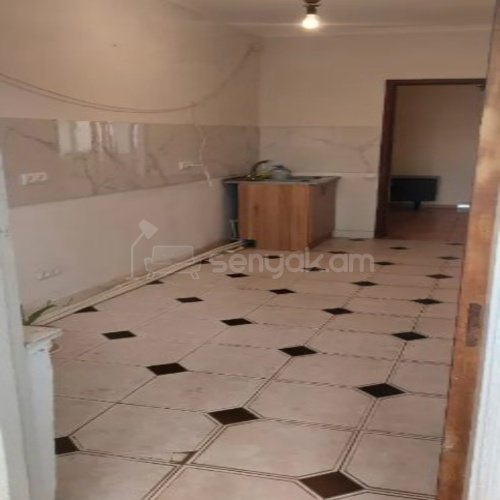 3 Սենյականոց Բնակարան Քարե Շենքում, 78քմ, 5/5 հարկ, Կոսմետիկ Վերանորոգված