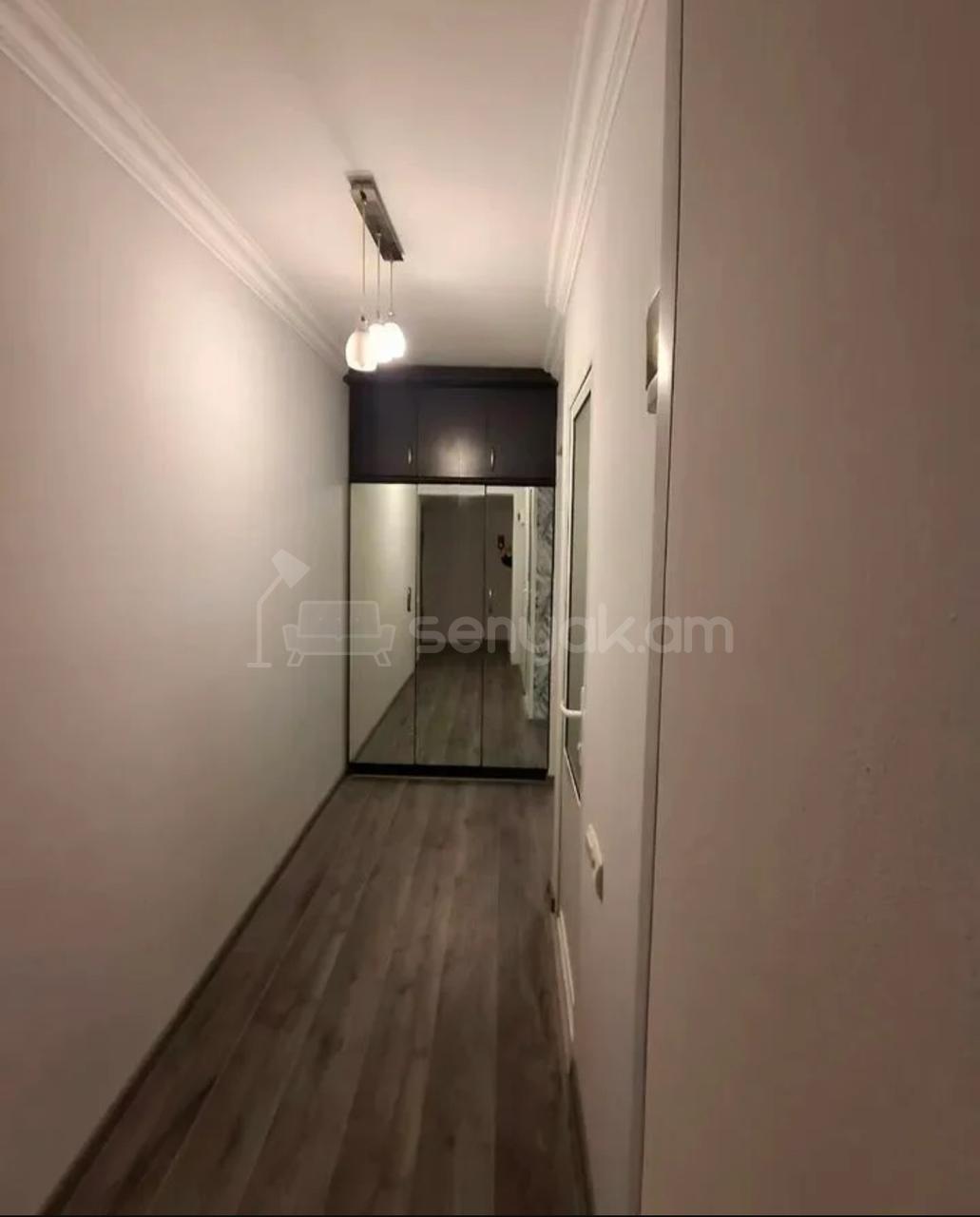 2 Սենյականոց Բնակարան Քարե Շենքում, 55քմ, 4/4 հարկ, Դիզայներական Վերանորոգված, Կահավորված