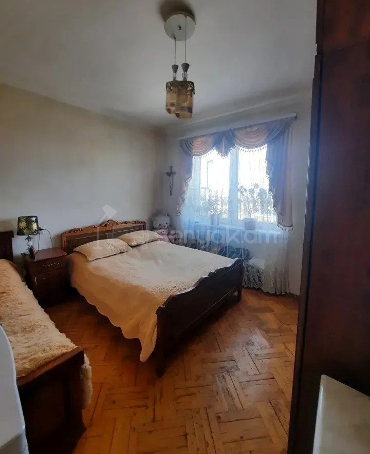 2 Սենյականոց Բնակարան Քարե Շենքում, 54քմ, 3/4 հարկ, Կոսմետիկ Վերանորոգված