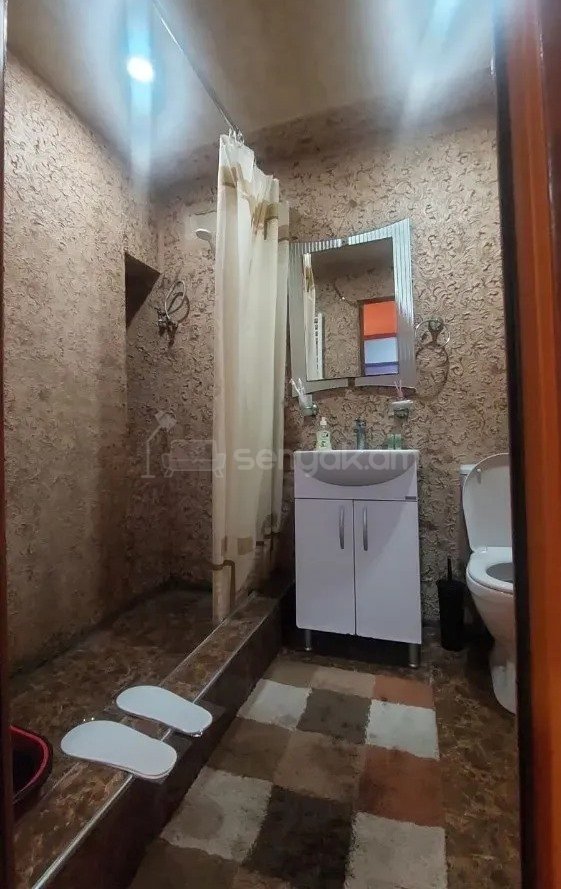 2 Սենյականոց Բնակարան, 40քմ, 6/9 հարկ, Կապիտալ Վերանորոգված