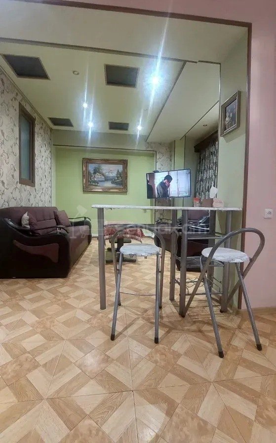 2 Սենյականոց Բնակարան, 40քմ, 6/9 հարկ, Կապիտալ Վերանորոգված