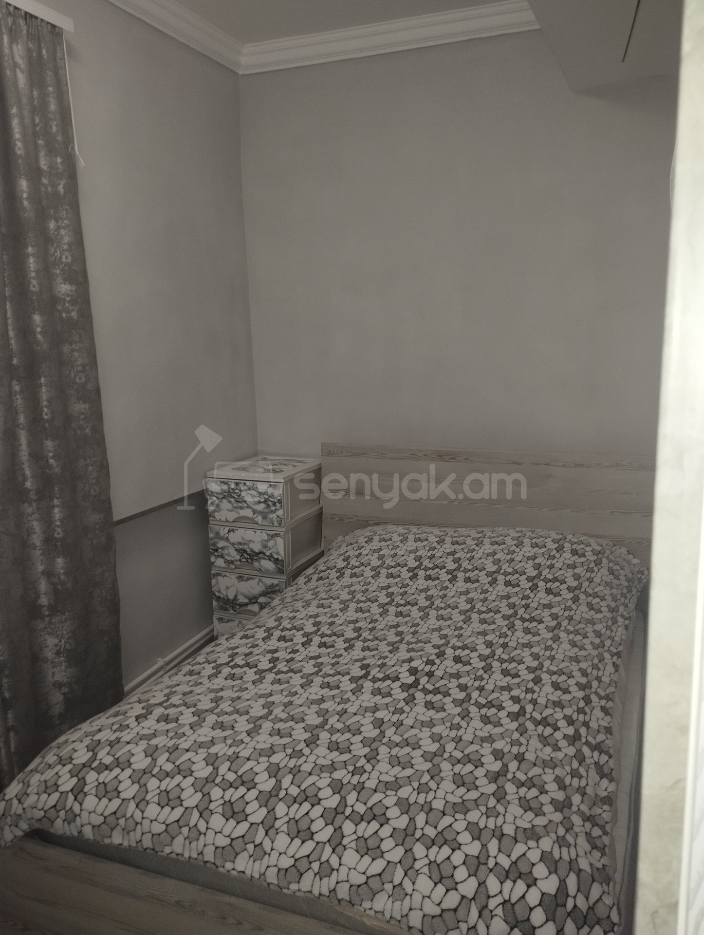 1 Սենյականոց Բնակարան Քարե Շենքում, 47քմ, 5/5 հարկ, Կապիտալ Վերանորոգված