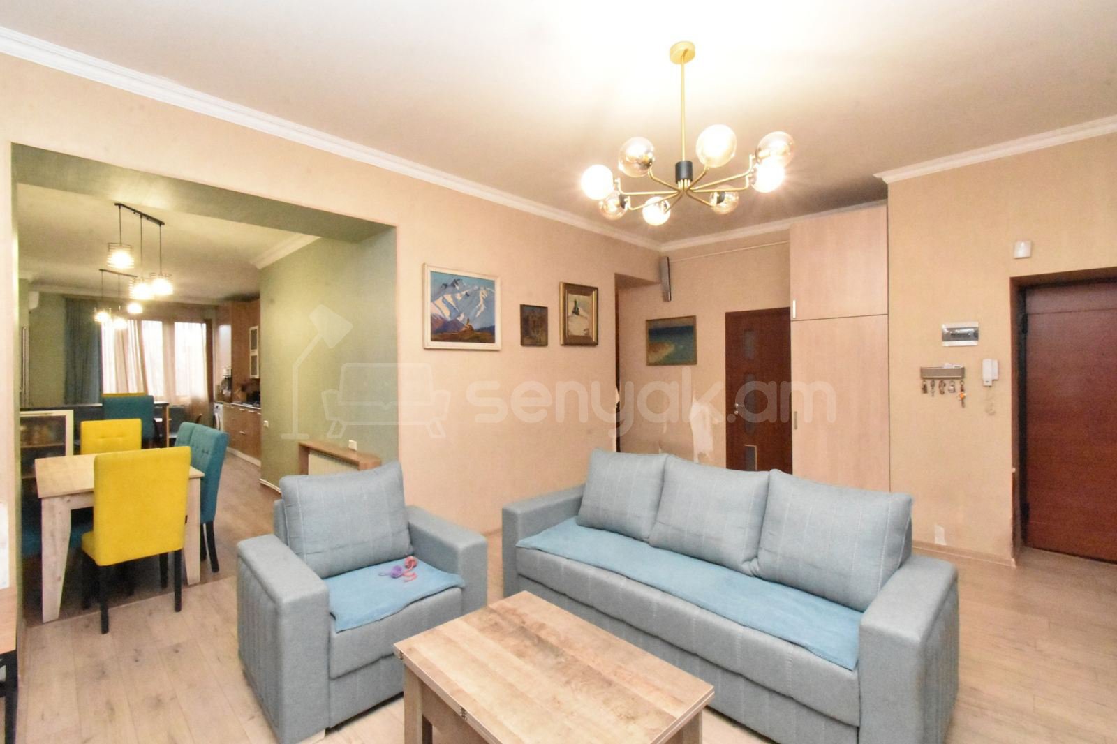 4 Սենյականոց Բնակարան Քարե Շենքում, 100քմ, 3/5 հարկ, Կապիտալ Վերանորոգված