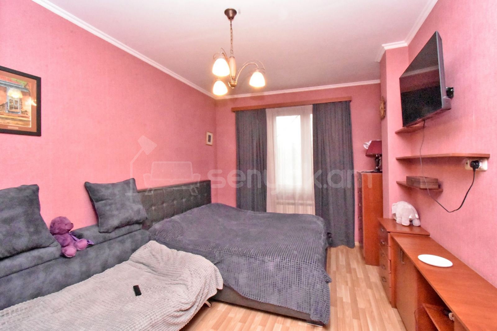 4 Սենյականոց Բնակարան Քարե Շենքում, 100քմ, 3/5 հարկ, Կապիտալ Վերանորոգված