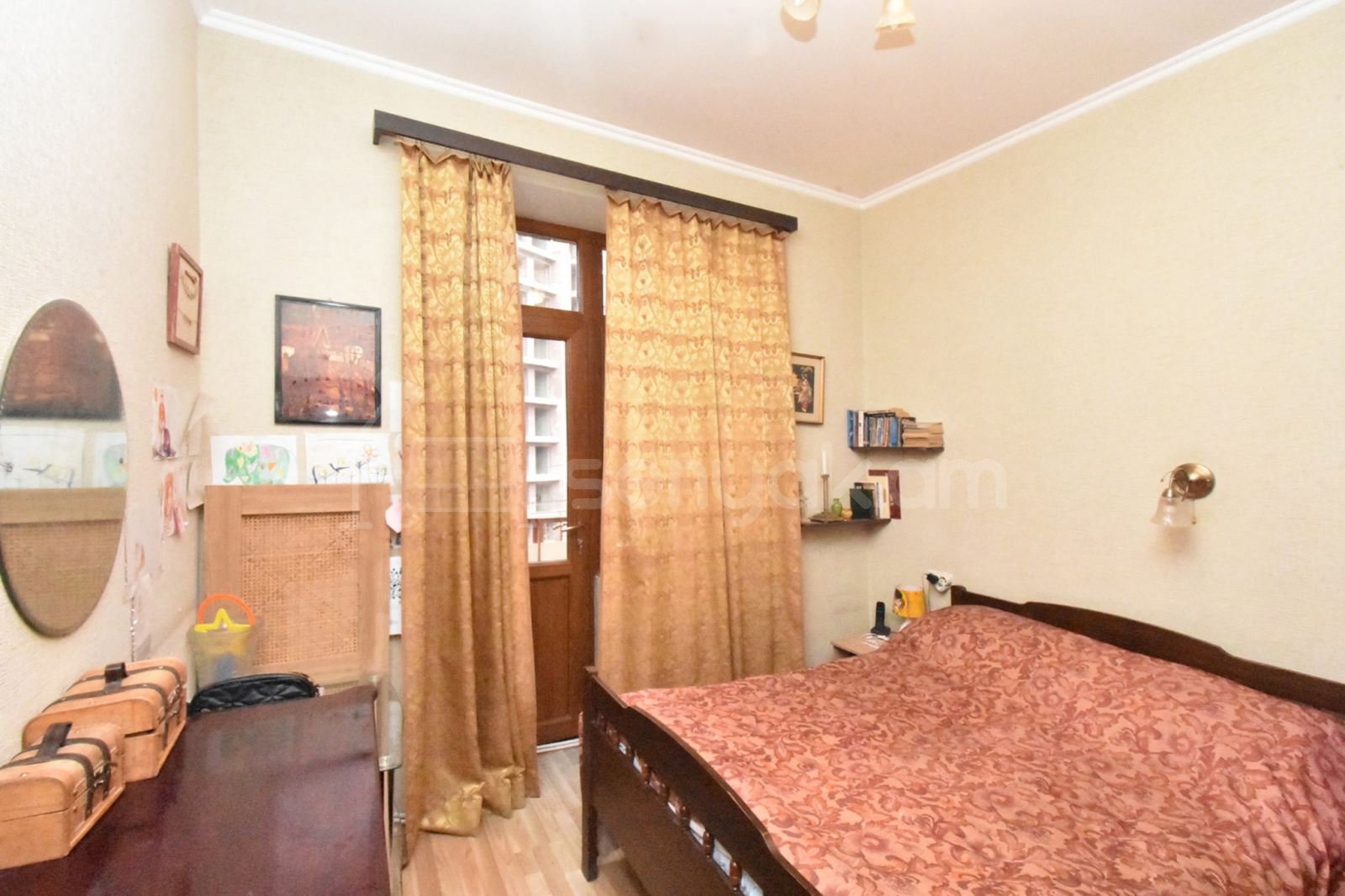 4 Սենյականոց Բնակարան Քարե Շենքում, 100քմ, 3/5 հարկ, Կապիտալ Վերանորոգված