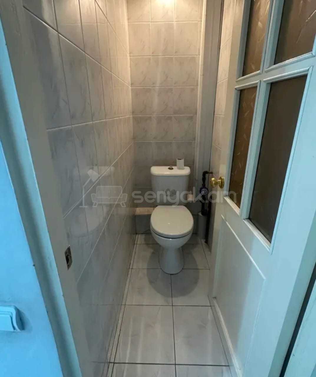 2 Սենյականոց Բնակարան Քարե Շենքում, 54քմ, 4/5 հարկ, Նորմալ Վիճակում