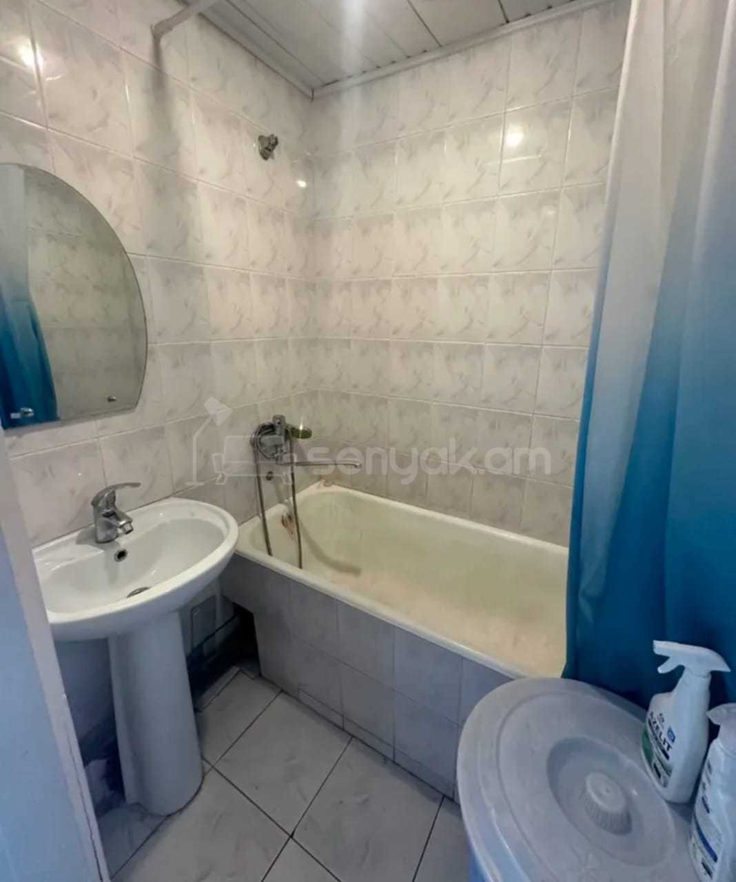 2 Սենյականոց Բնակարան Քարե Շենքում, 54քմ, 4/5 հարկ, Նորմալ Վիճակում