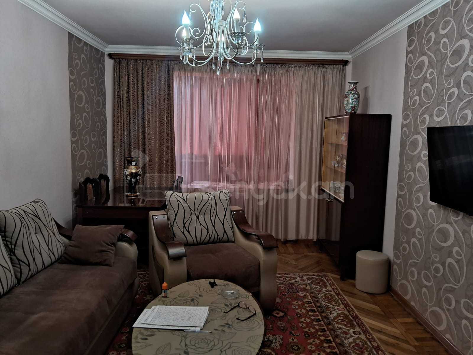3 Սենյականոց Բնակարան, 74քմ, 2/4 հարկ, Նորմալ Վիճակում
