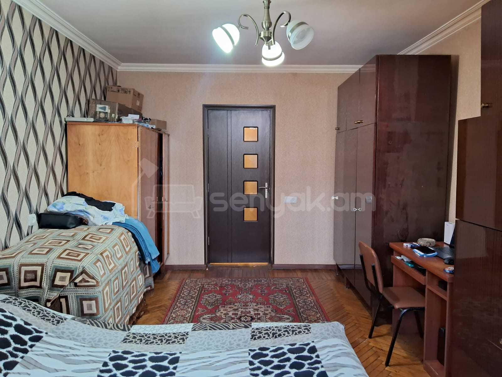 3 Սենյականոց Բնակարան, 74քմ, 2/4 հարկ, Նորմալ Վիճակում