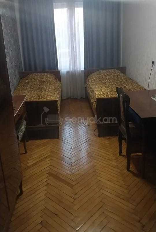 3 Սենյականոց Բնակարան, 74քմ, 2/4 հարկ, Նորմալ Վիճակում
