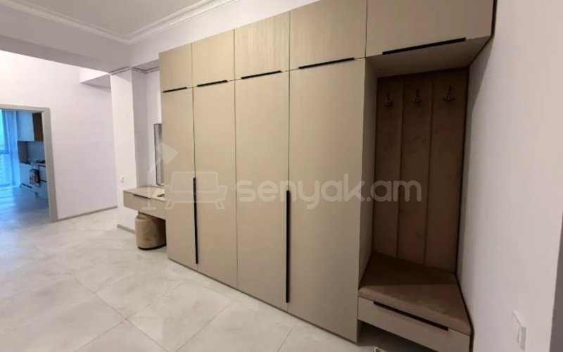 3 Սենյականոց Բնակարան, 110քմ, 13/18 հարկ, Կապիտալ Վերանորոգված, Կահավորված, Արևկող
