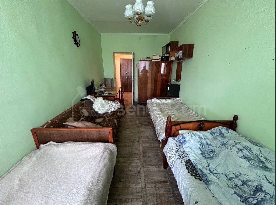 3 Սենյականոց Բնակարան Քարե Շենքում, 64քմ, 4/4 հարկ, Նորմալ Վիճակում