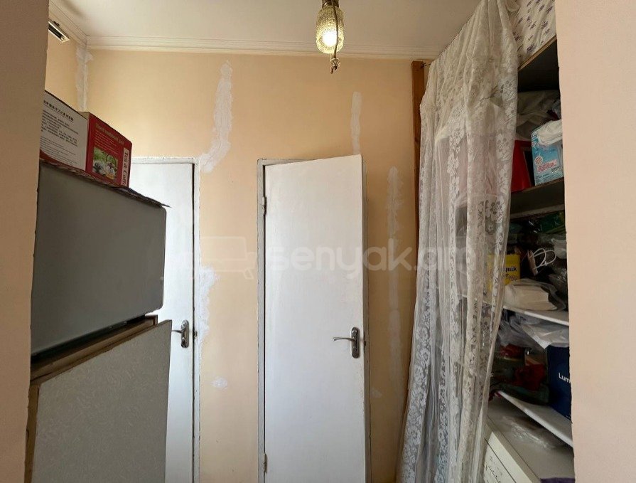3 Սենյականոց Բնակարան Քարե Շենքում, 64քմ, 4/4 հարկ, Նորմալ Վիճակում
