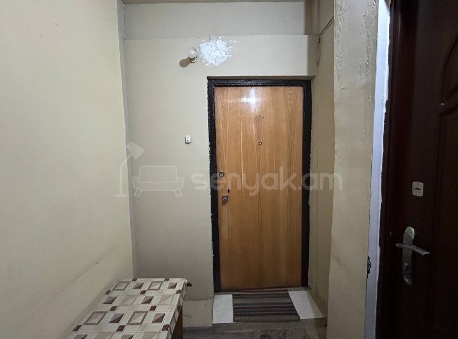 3 Սենյականոց Բնակարան Քարե Շենքում, 64քմ, 4/4 հարկ, Նորմալ Վիճակում