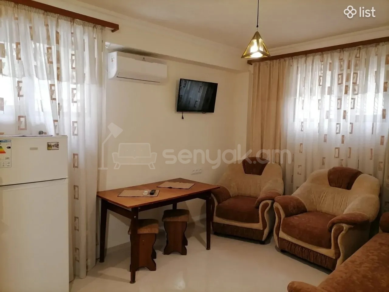 2 Սենյականոց Բնակարան Քարե Շենքում, 45քմ, 1/1 հարկ, Նորմալ Վիճակում, Կահավորված