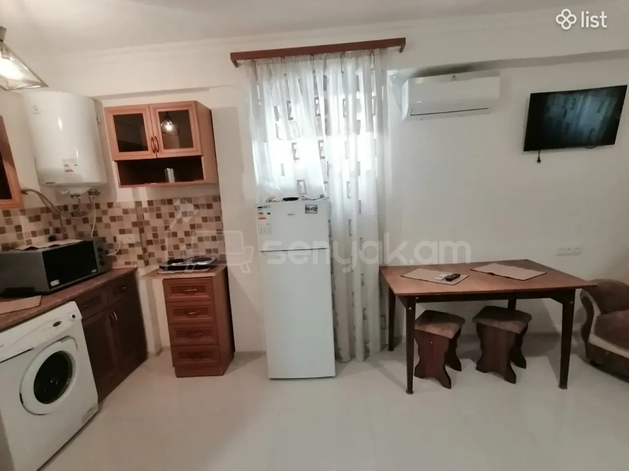 2 Սենյականոց Բնակարան Քարե Շենքում, 45քմ, 1/1 հարկ, Նորմալ Վիճակում, Կահավորված
