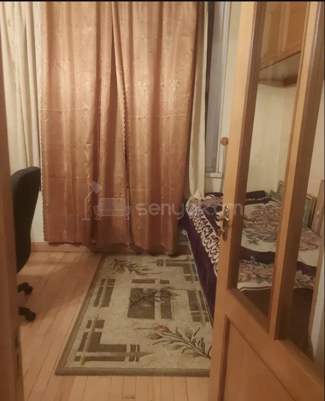3 Սենյականոց Բնակարան Քարե Շենքում, 60քմ, 3/5 հարկ, Կապիտալ Վերանորոգված, Կահավորված