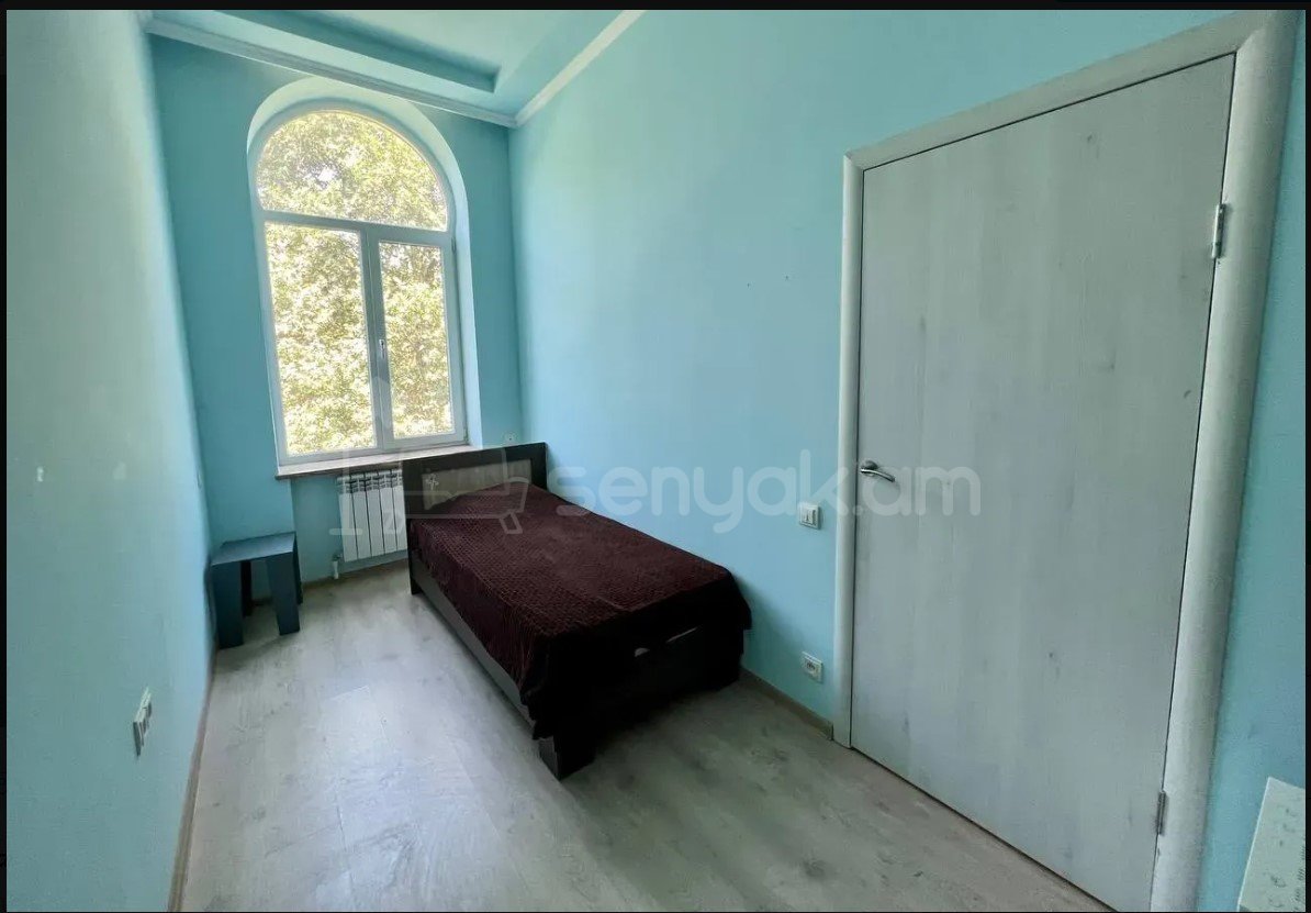 2 Սենյականոց Բնակարան Քարե Շենքում, 55քմ, 3/3 հարկ, Կապիտալ Վերանորոգված, Կահավորված