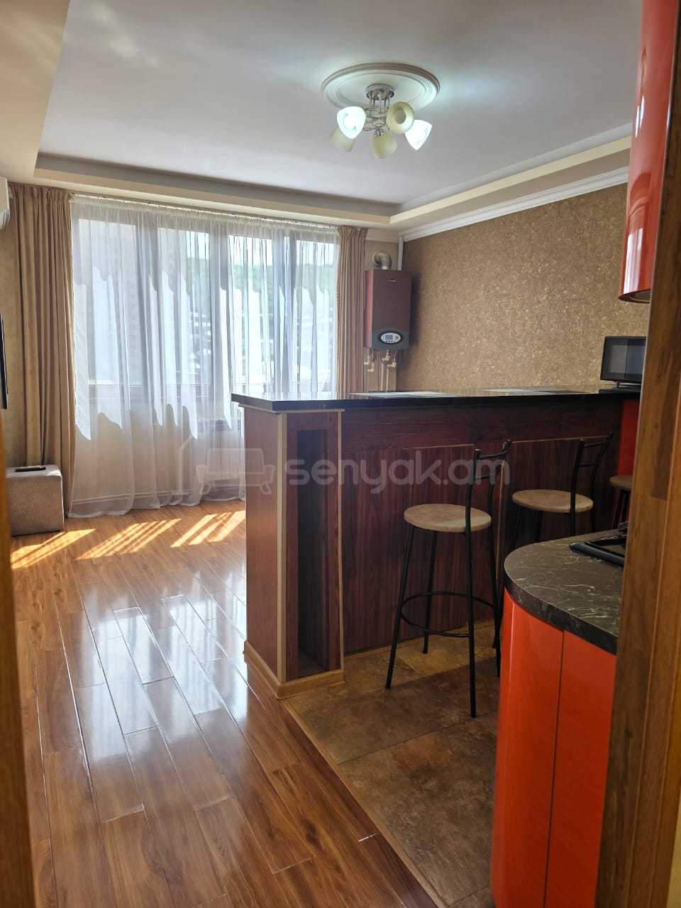 1 Սենյականոց Բնակարան, 40քմ, 7/10 հարկ, Կապիտալ Վերանորոգված, Կահավորված, Արևկող