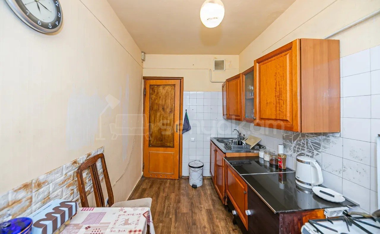 3 Սենյականոց Բնակարան, 85քմ, 6/14 հարկ, Նորմալ Վիճակում